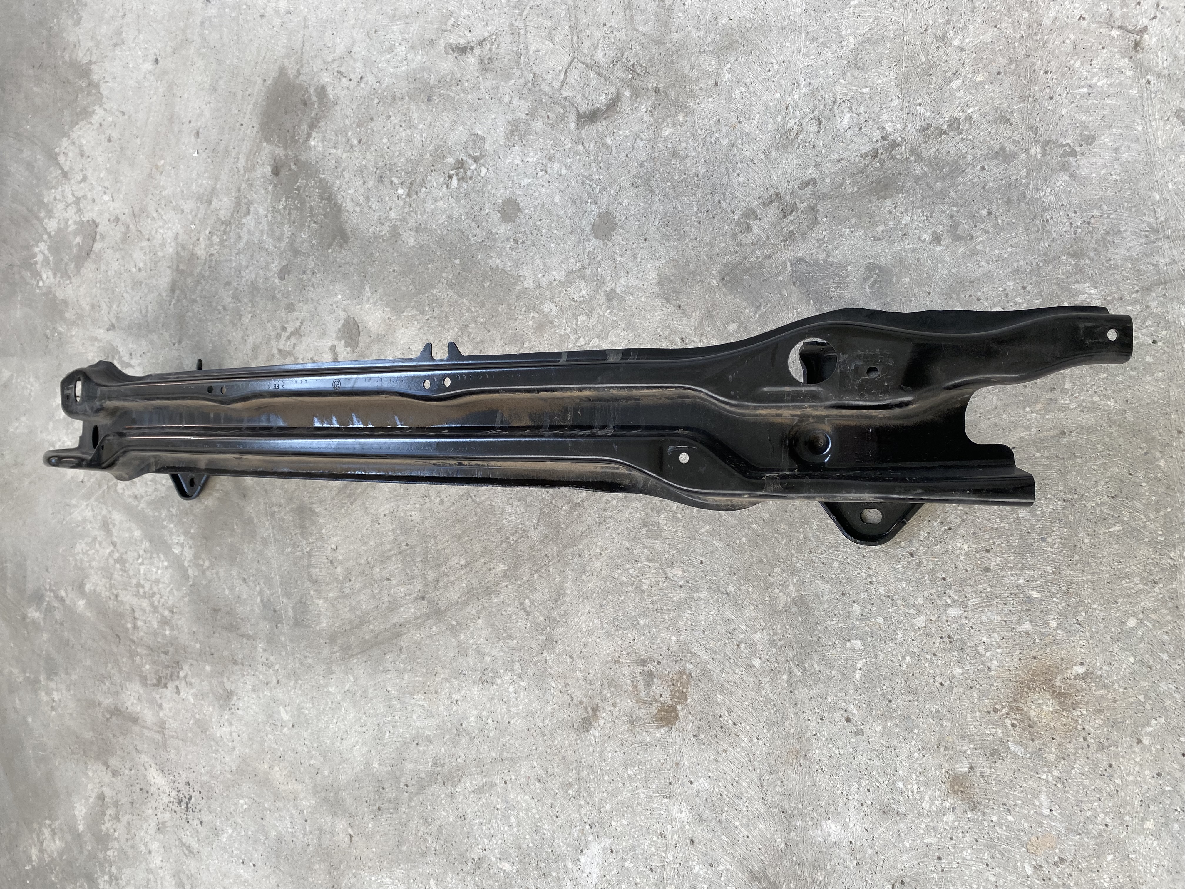 BMW 3 SERİSİ G20 ÇIKMA ORJİNAL ARKA TAMPON DEMİRİ 7428022