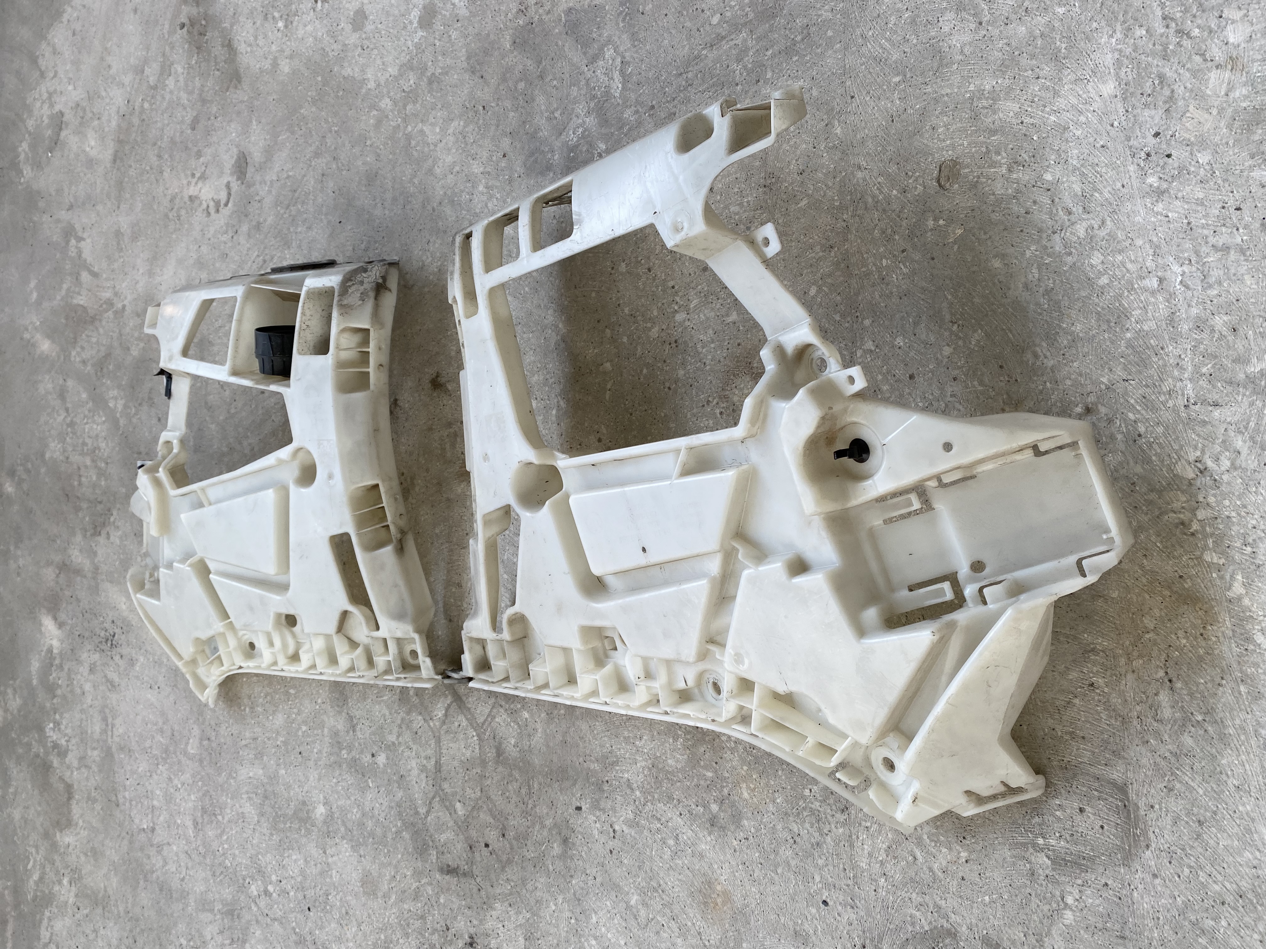 BMW 3 SERİSİ G20 ÇIKMA ORJİNAL ARKA TAMPON YAN BRAKETLERİ 8069393 8069394