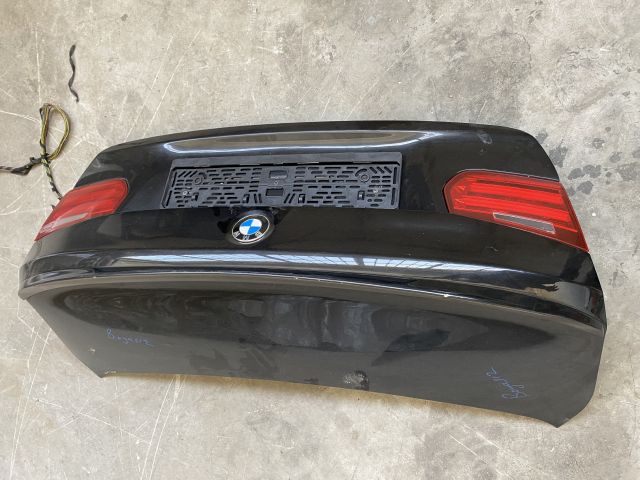 BMW 3SERİSİ F30 ÇIKMA BAGAJ KAPAĞI DÜZ SİYAH
