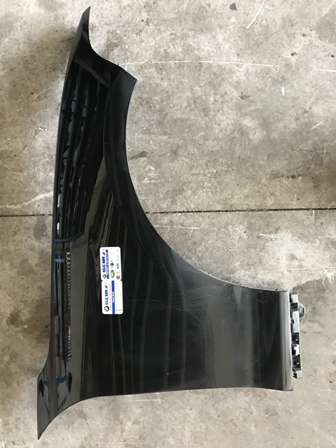 BMW ÇIKMA YEDEK PARÇA F20 1SERİSİ ÇIKMA ORJİNAL ÖN SAĞ ÇAMURLUK SİYAH