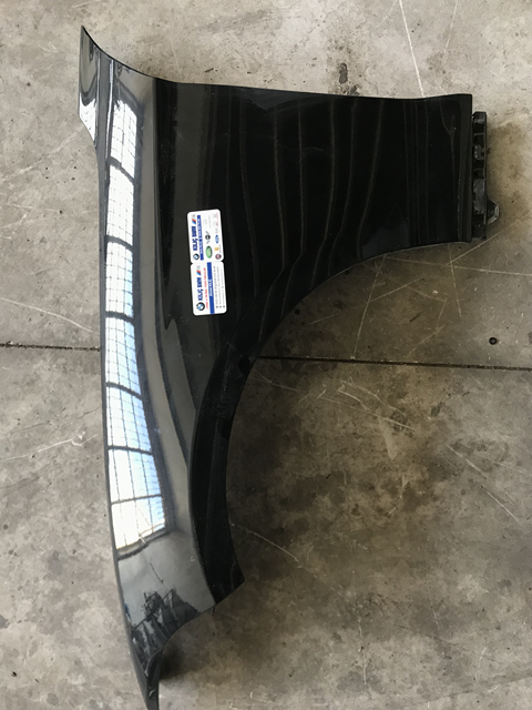 BMW ÇIKMA YEDEK PARÇA F20 1SERİSİ ÇIKMA ORJİNAL ÖN SOL ÇAMURLUK SİYAH
