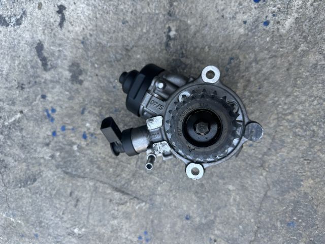BMW F10 520 525 ÇIKMA ORJİNAL MAZOT POMPASI