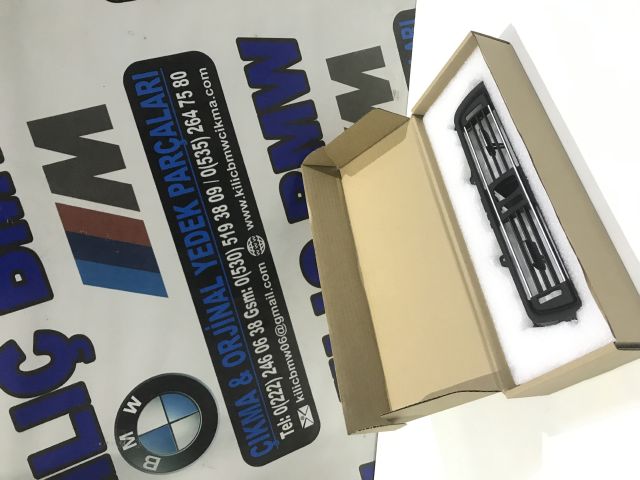 BMW F10 5SERİSİ ORTA IZGARA SIFIR GARANTİLİ 9166891
