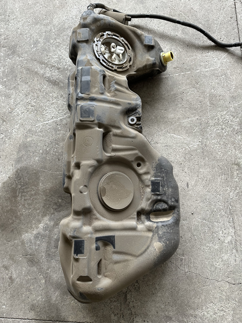 BMW F22 216 218 ÇIKMA ORJİNAL YAKIT DEPOSU
