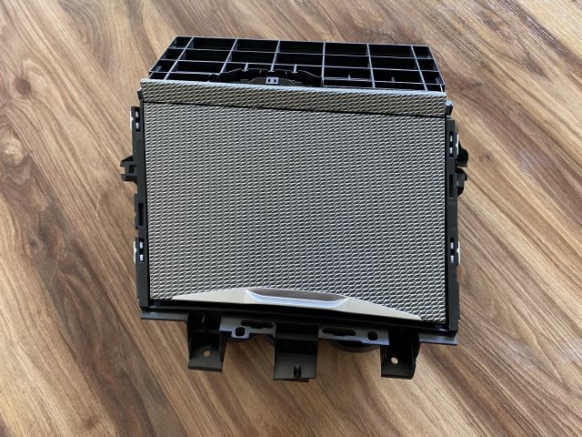 BMW G20 320 330 2019-22 ÇIKMA ORJİNAL BARDAKLIK 6806794