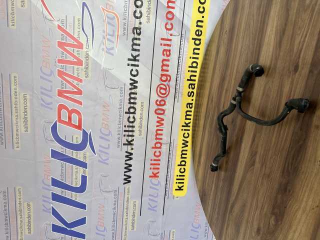 BMW G20 320İ 330İ BENZİNLİ RADYATÖR BORUSU ÇIKMA ORJİNAL 17128654839