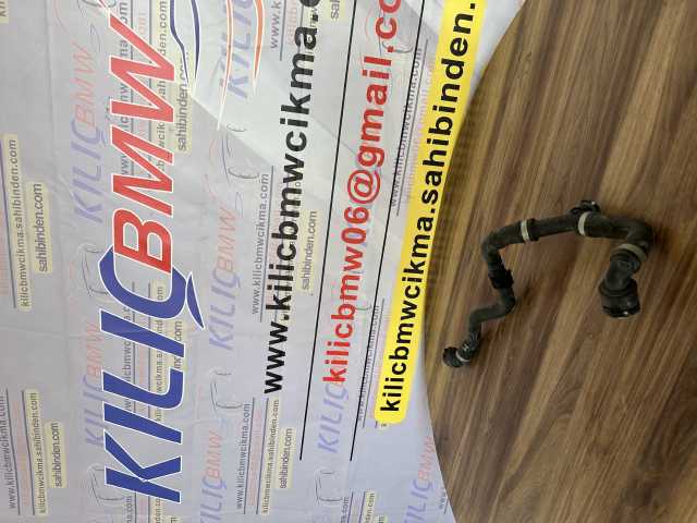 BMW G20 320İ 330İ BENZİNLİ RADYATÖR BORUSU ÇIKMA ORJİNAL 17128654842
