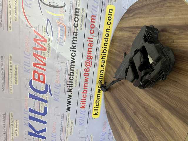 BMW G20 G22 G26 ÇIKMA ORJİNAL CAM SU BİDONU 61669478352