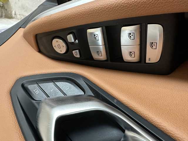 BMW G20 LCİ ÇIKMA ORJİNAL SOL ÖN CAM DÜĞMESİ