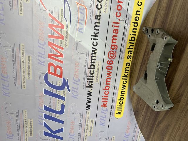 BMW G30 520 530 2017-23 ÇIKMA ORJİNAL ŞANZUMAN TRAVERSİ