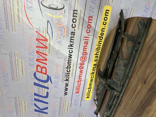 BMW G30 520 530 ÇAMURLUK ÜST CONTASI ORJİNAL 51767349606
