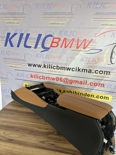 BMW G30 520 530 ÇIKMA ORJİNAL M SPORT ORTA KONSOL TABA