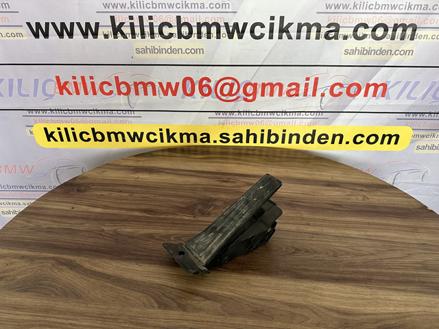 BMW G30 520 530 GAZ PEDALI ÇIKMA ORJİNAL