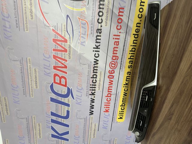 BMW G30 520 530 GÖĞÜS ORTA HAVA IZGARASI ORJİNAL 64229329579